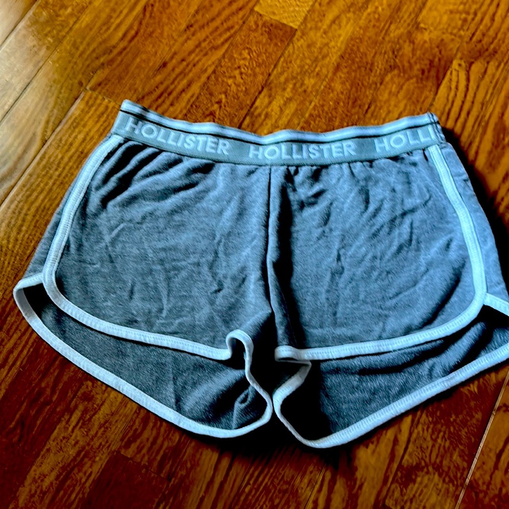 Hollister Small gray shorts